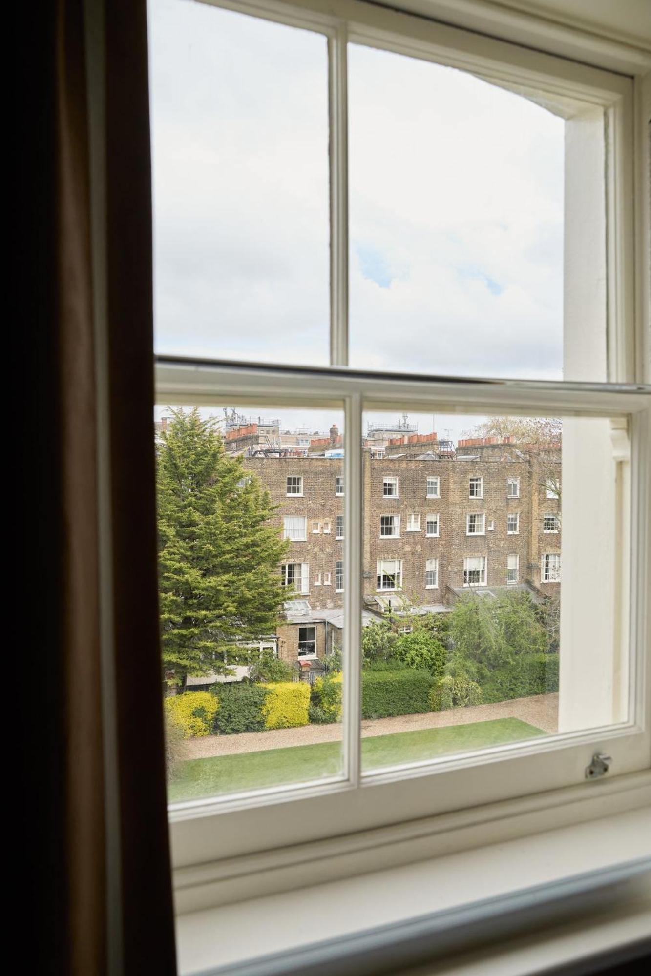The Montague On The Gardens Hotel